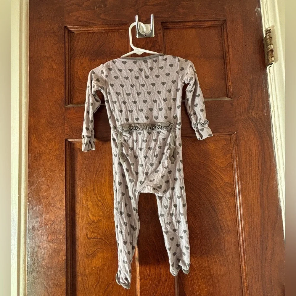 Kickee Pants 12-18mo Gray Ruffle Heart Print LS/Lpant Button-Up OnesiewBackflap